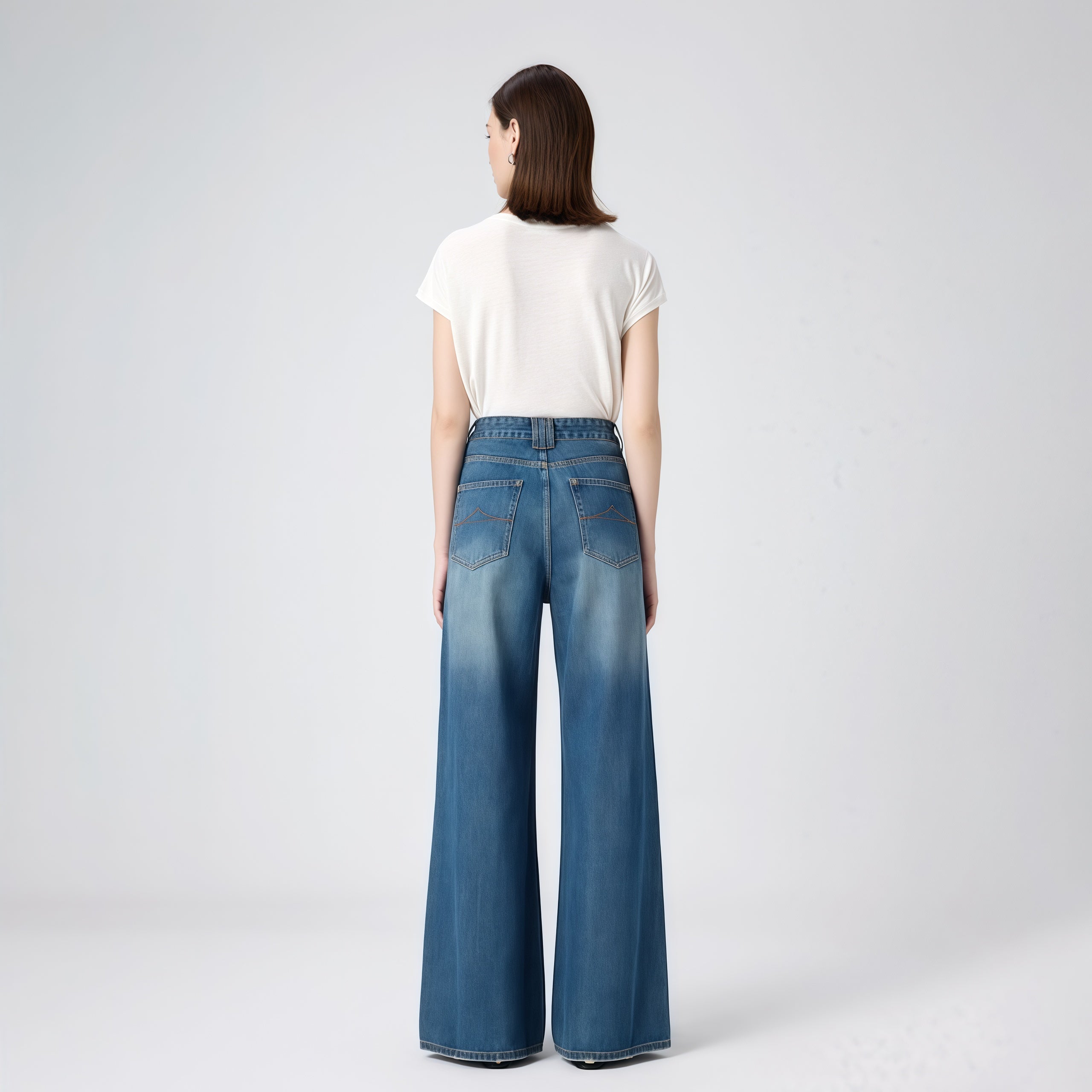 High-Waisted Blue Wide-Leg Jeans image 4