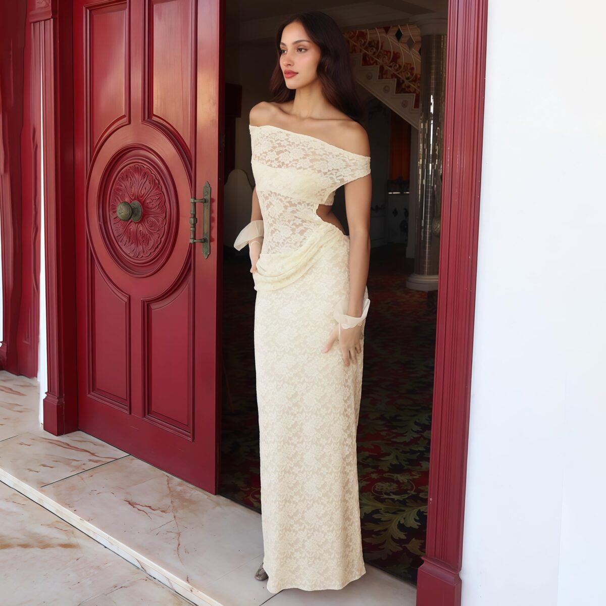 Lace dress - Image 2