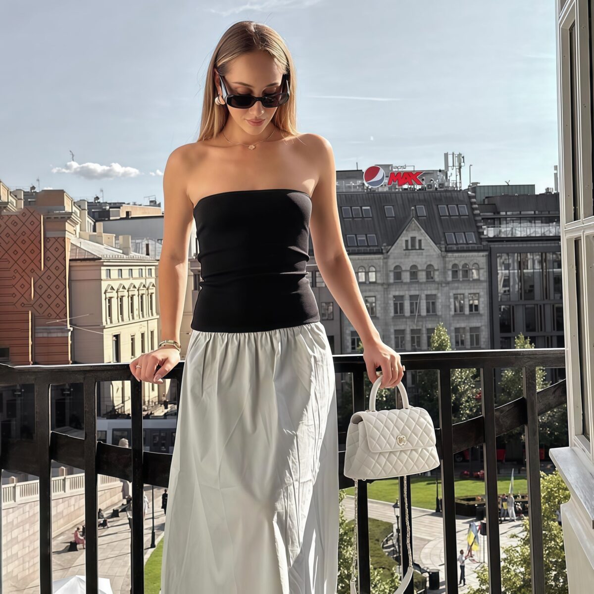 Sleeveless dress