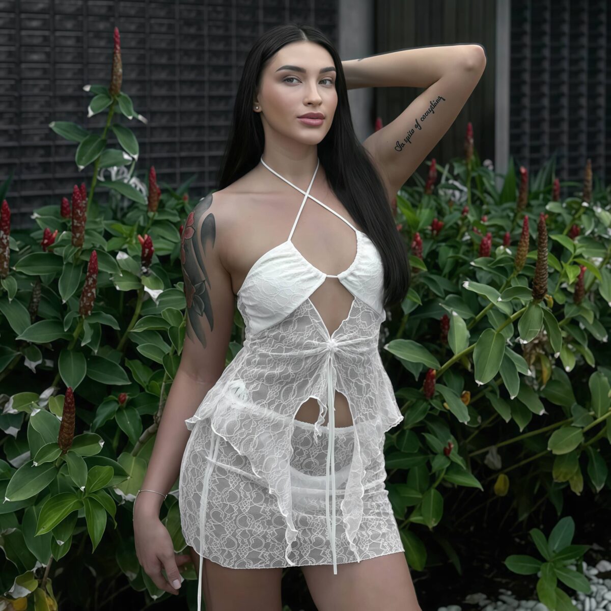 Sexy Women Clothed - Image 5