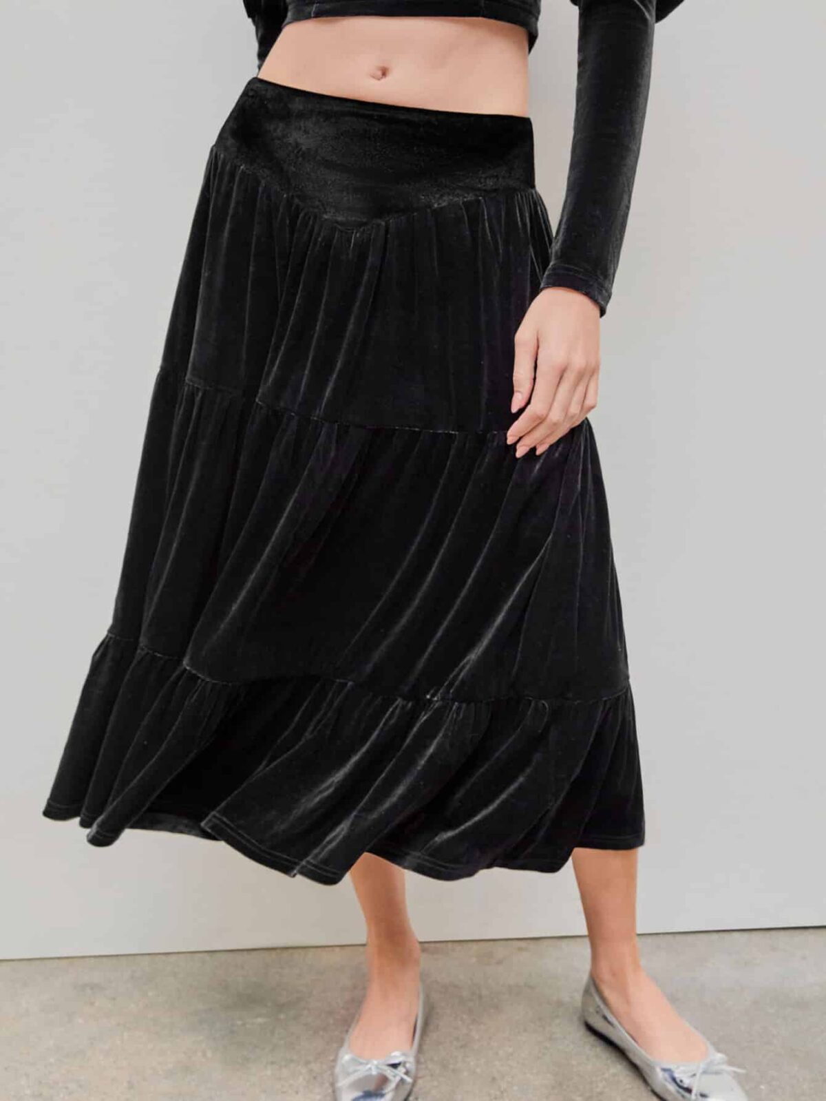 Velvet Velvet High Waist Solid Tiered Maxi Skirt For Date Party - Image 2
