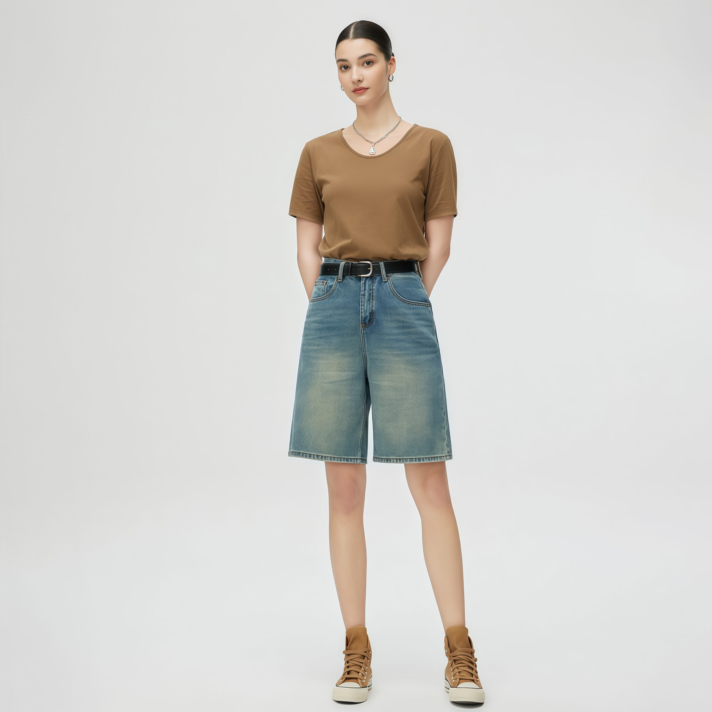 High-Waisted Light Blue Denim Shorts - Imagen 2