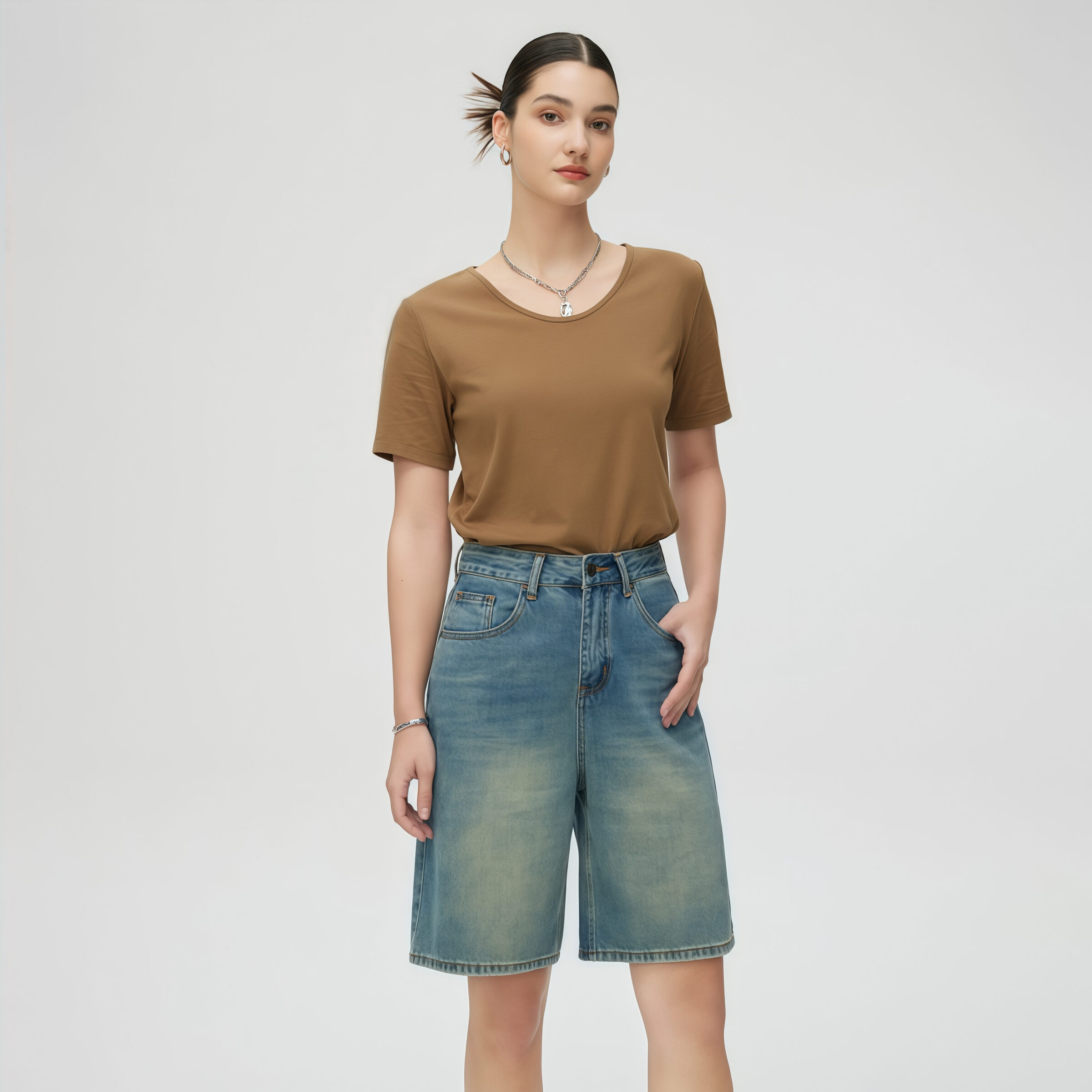 High-Waisted Light Blue Denim Shorts - Imagen 3